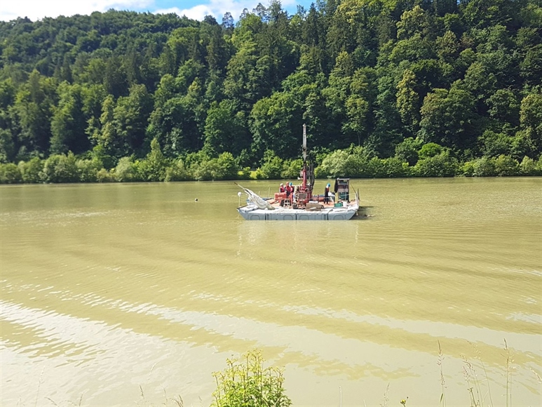 Vzorčenje in analiza sedimentov v pretočni akumulaciji HE Boštanj