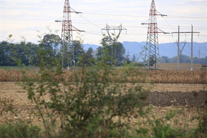 Po osmih mesecih odjem električne energije manjši kot lani