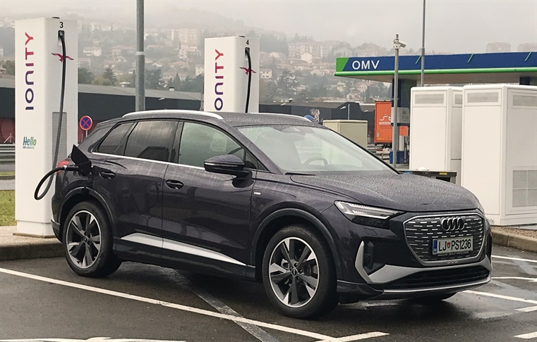 Z električnim Q4 e-tron prihranki med 25 in več kot 30 tisoč evrov