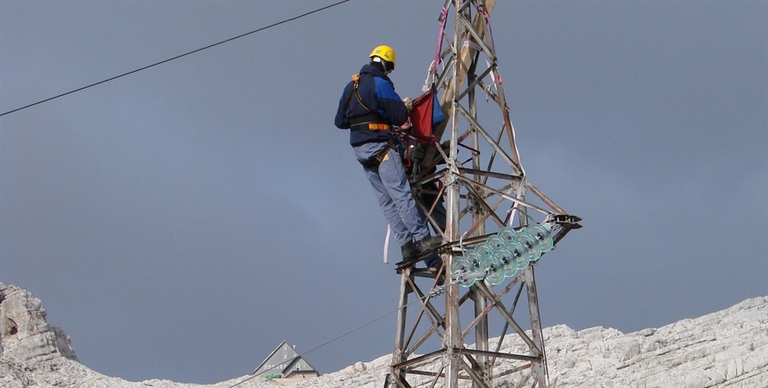 Danes je dan elektromonterk in elektromonterjev