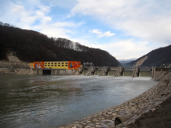 Proizvodnja hidroelektrarn krepko nad lansko