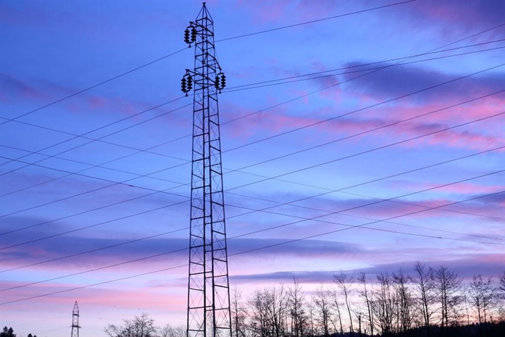 Odjem elektrike iz prenosnega omrežja še naprej upada