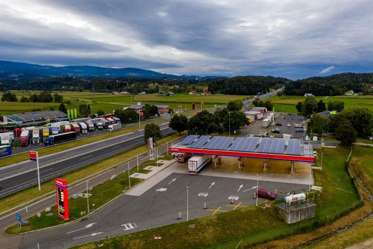 V sklopu projekta Petrol Green zaživela 85. sončna elektrarna